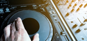 parte de mesa de mezcla Dj y Producción Musical