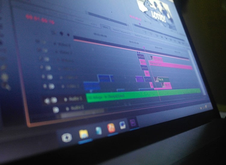 Sueldo editor de video