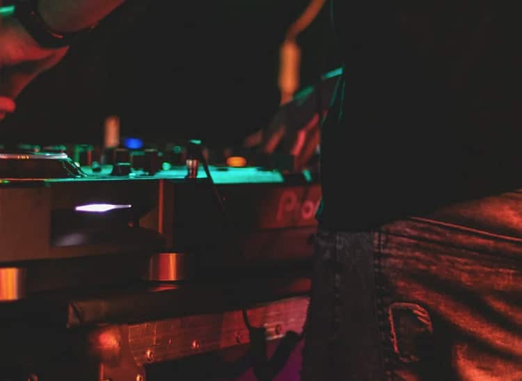 escuela dj