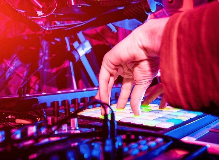 nina kraviz dj