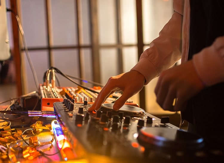 press kit dj detalles