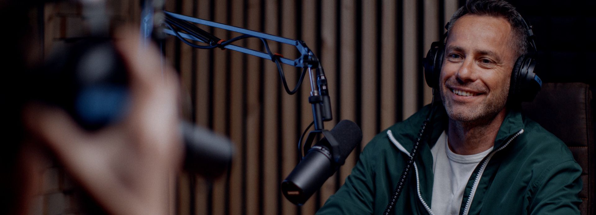 Header Locución
