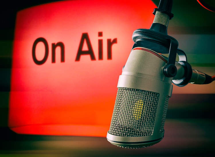 cuales-son-funciones-radio-medio-comunicacion