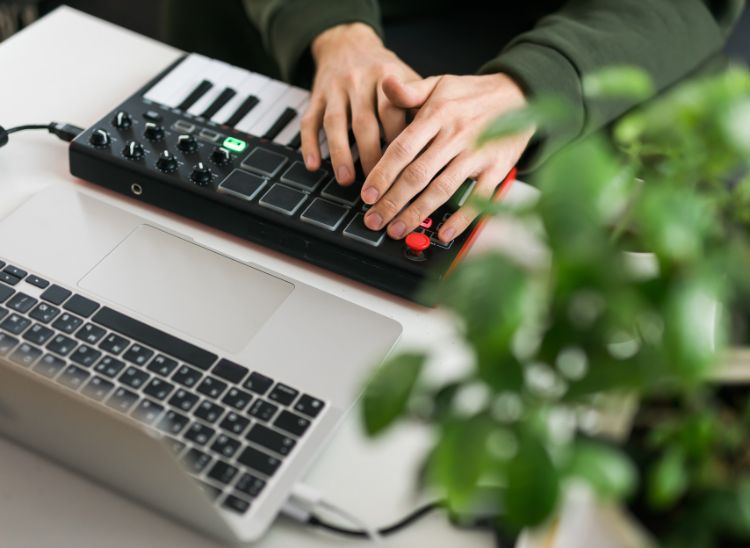 Descubriendo la Groovebox: qu&eacute; es, caracter&iacute;sticas y c&oacute;mo utilizarla